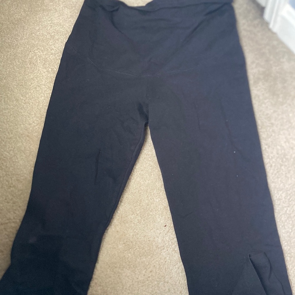 H& M maternity capri leggings NWT